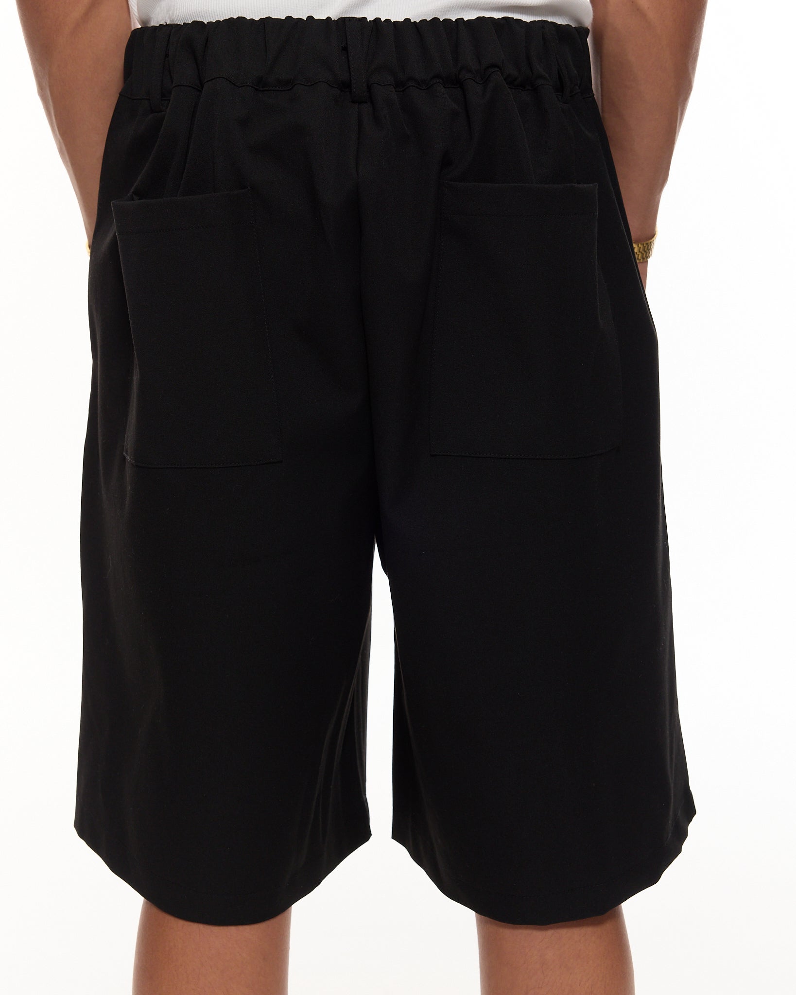 Plissierte Shorts – Schwarz